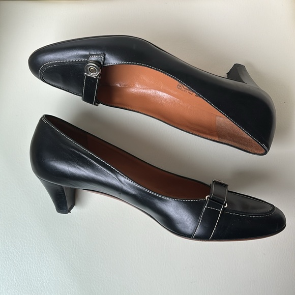 Salvatore Ferragamo Black Leather Pumpd - Picture 7 of 11